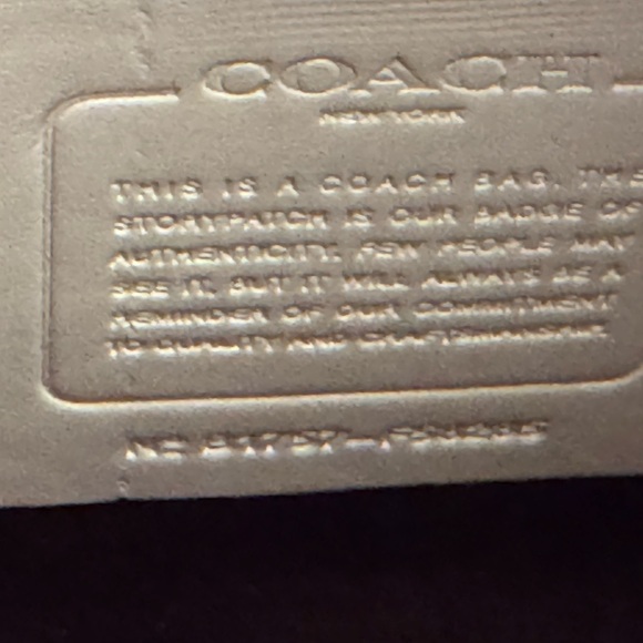 Coach Signature crossbody File Bag - New Without Tags - 13" x 10.5" - Picture 8 of 13